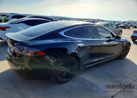 2016 Tesla Model S z USA, uszkodzony, nr VIN 5YJSA1E10GF161960